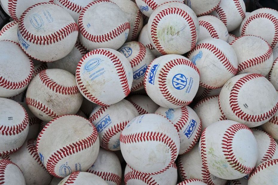 Top 20 Best Sites Where You Can Watch College Baseball Online Free