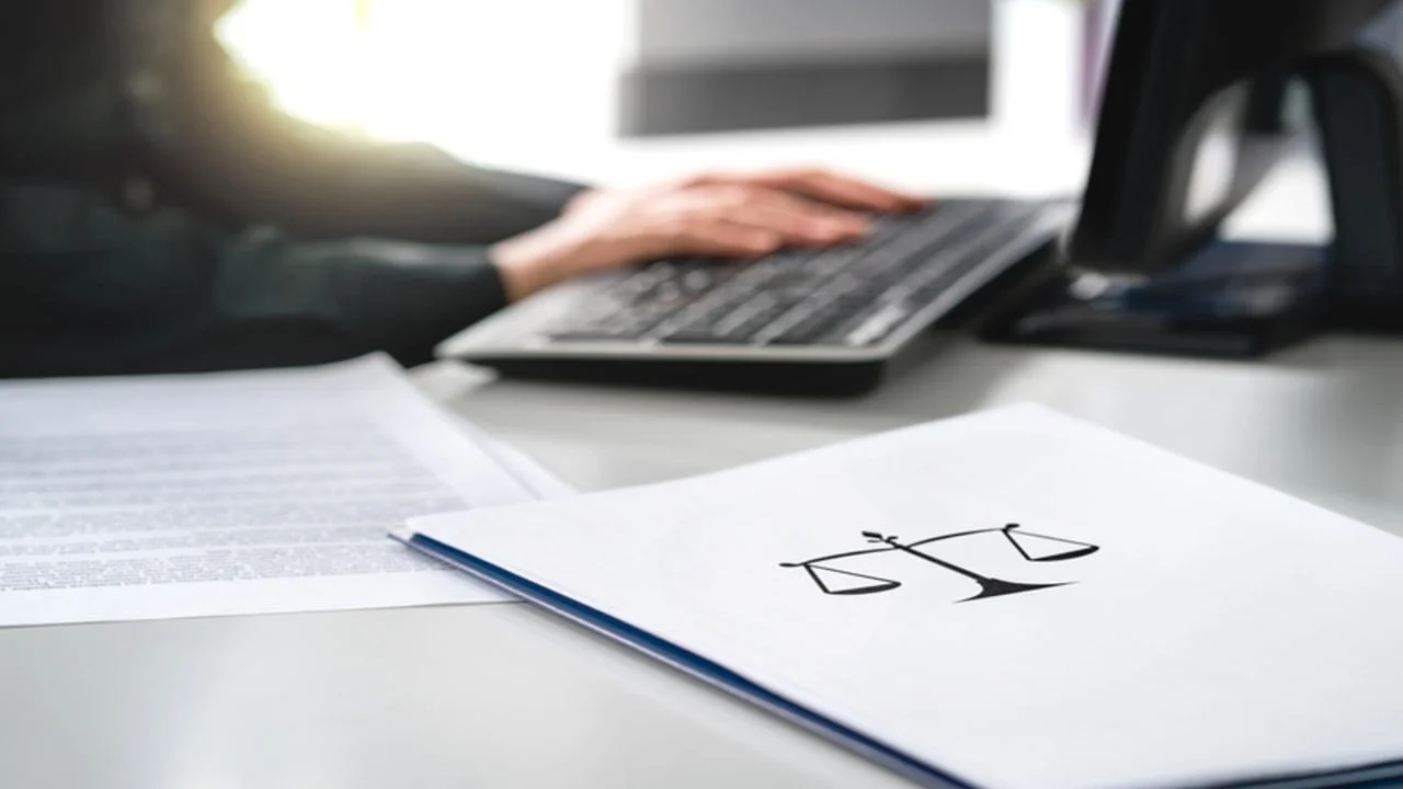 Legal Assistant Vs Paralegal - Is A Legal Assistant The Same As A Paralegal? | Paralegals and Legal Assistants Jobs in 2023