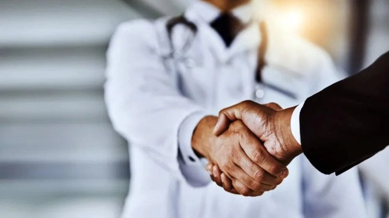 Outside Sales Representative Job Description Sample, Salary, qualifications