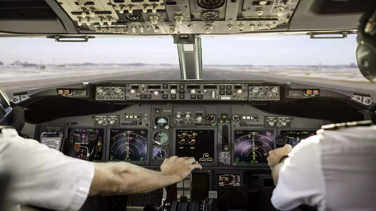 How Much Do Commercial Pilots Make Per Month 